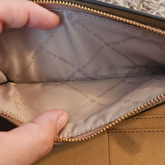 Michael Kors Jet Set Saffiano Leather Wallet Beige - Picture 4 of 5